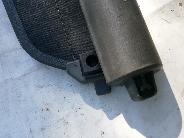 211147 Suzuki Wagon R+ 1998-2003 kalaptartó, a képen látható sérüléssel