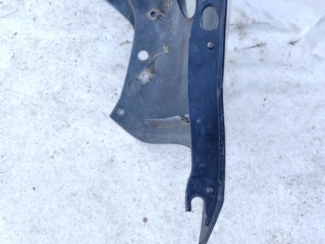 208693 Fiat Grande Punto 2005-2009 sötét kék színű első lökhárító, a képen látható sérüléssel