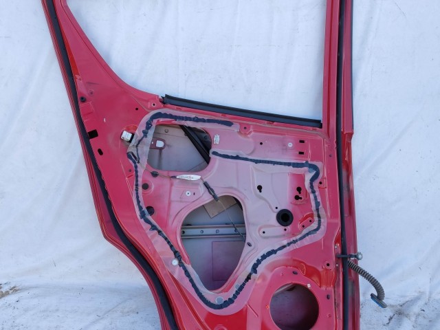 208702 Opel Agila, Suzuki Splash 2008-2014 piros színű bal hátsó ajtó