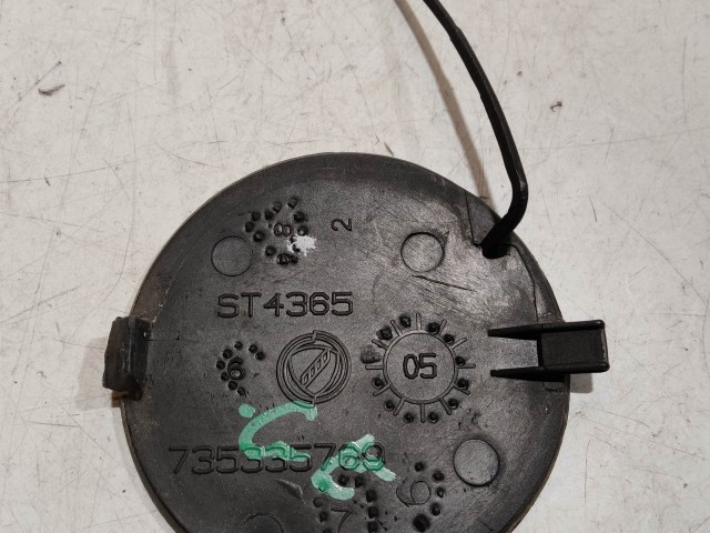 208739 Fiat Grande Punto 2005-2009 első vonószem takaró 