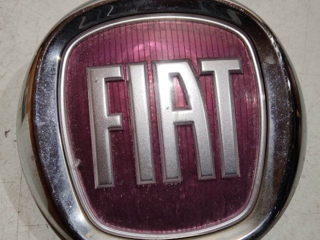 208747 Fiat Grande Punto, 500, Linea, Panda II. első embléma 51932710