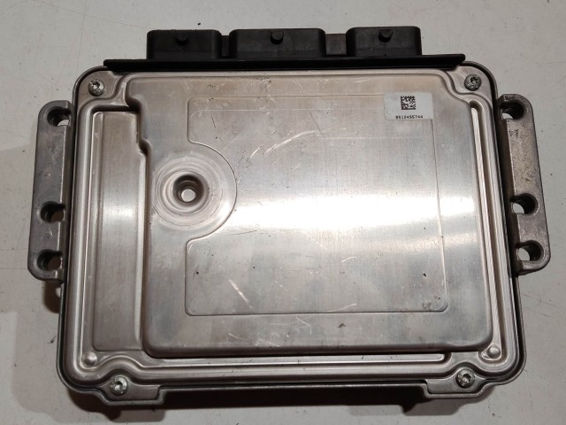 Peugeot 207 1,6 Diesel motorvezérlő, Bosch 0281013868 , 9663755480