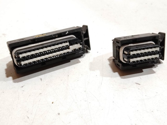 208823 Volkswagen Polo 6N1 1,4 8v benzin motorvezérlő elektromos csatlakozó 0261207178 , 030906032CG