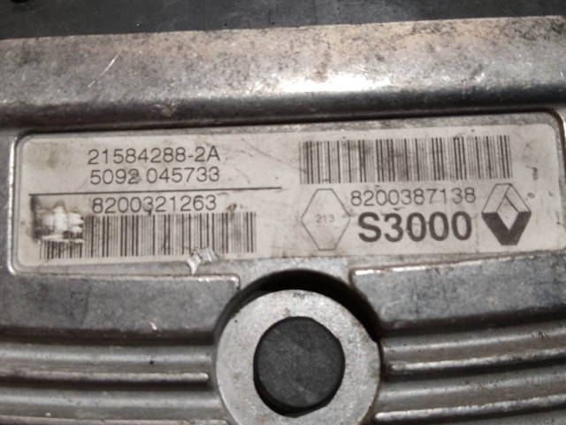 Renault Megane II. motorvezérlő 8200387138