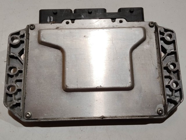 Renault Megane II. motorvezérlő 8200387138