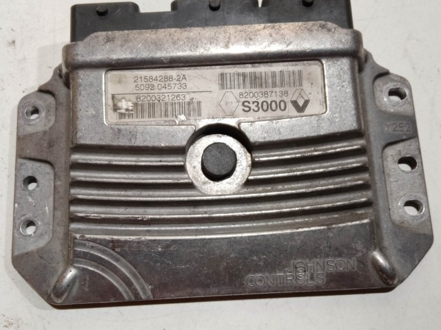 Renault Megane II. motorvezérlő 8200387138