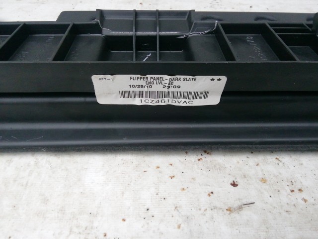 Jeep Cherokee 2007-2012 kalaptartó használt   