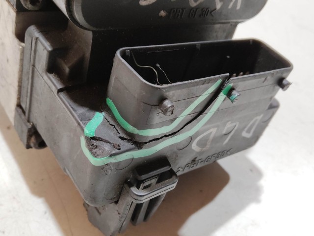 208889 Toyota Yaris I. 1999-2005 Abs, a képen látható sérüléssel 0265216904 , 44510-0D011