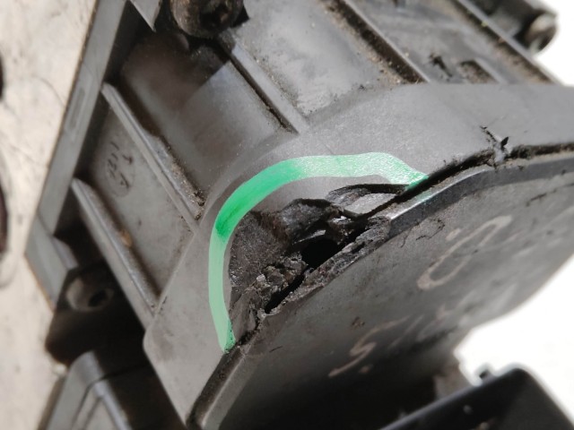 208889 Toyota Yaris I. 1999-2005 Abs, a képen látható sérüléssel 0265216904 , 44510-0D011