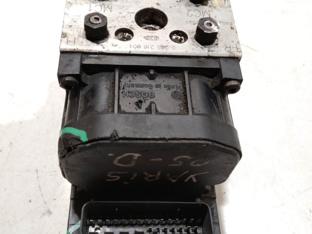 208889 Toyota Yaris I. 1999-2005 Abs, a képen látható sérüléssel 0265216904 , 44510-0D011