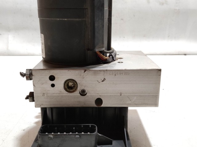 208891 Mercedes Benz C-class w202, CLK C208 Abs, a képen látható sérüléssel A0034310312, 10.0204-0163.4