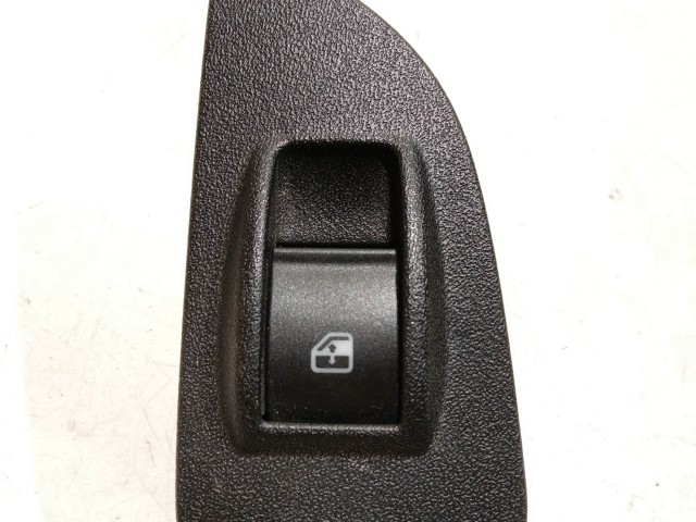 Fiat Bravo 2007-2014 2007 ablakemelő kapcsoló tartóval használt bal hátsó