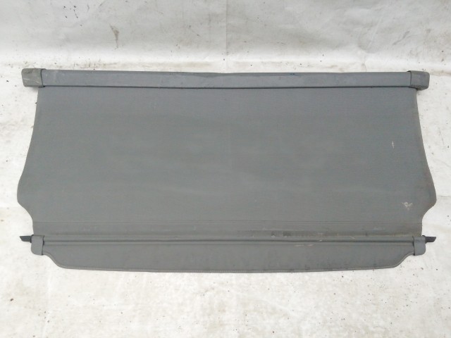 211199 Jeep Cherokee 2002-2008 kalaptartó (csomagtér roló), a képen látható sérüléssel