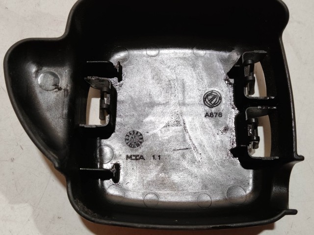 Fiat Grande Punto, Bravo, Lancia Delta pozitív akkumulátor saru fedél