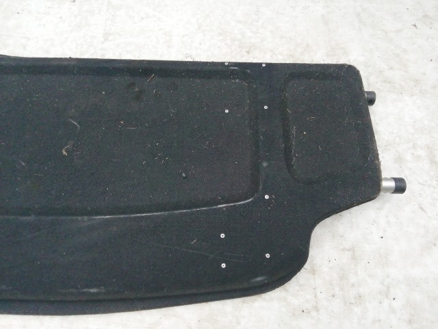 211198 Toyota Yaris Verso 1999-2005 kalaptartó, a képen látható sérüléssel