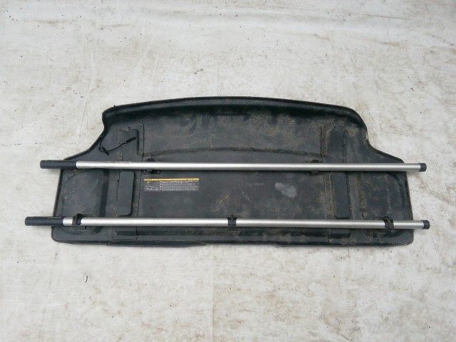 211198 Toyota Yaris Verso 1999-2005 kalaptartó, a képen látható sérüléssel