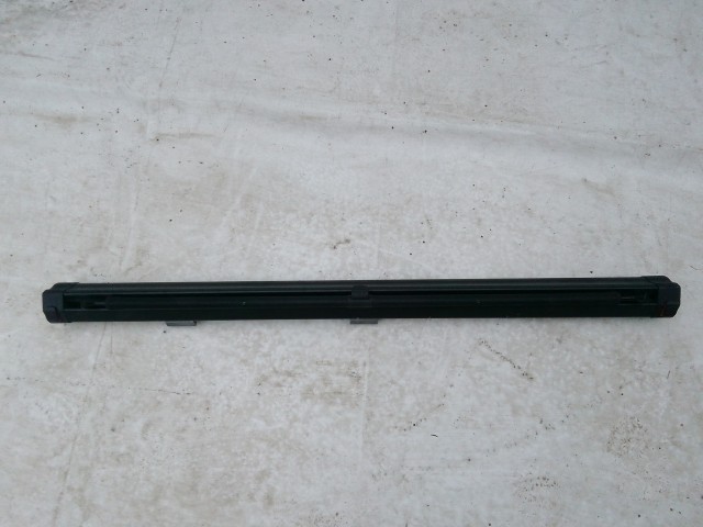 211192  Audi A4 B8 2008-2016 térelválasztó roló