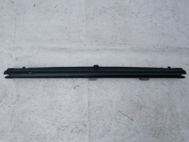 211190  Audi A4 B8 2008-2016 térelválasztó roló