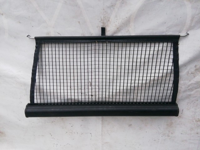 211182 Volkswagen Passat B5.5 2000-2005 térelválasztó roló a képen látható sérüléssel