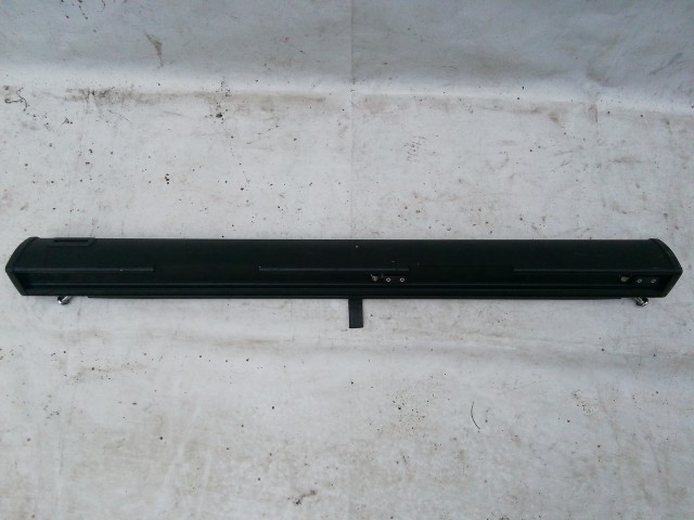 211182 Volkswagen Passat B5.5 2000-2005 térelválasztó roló a képen látható sérüléssel