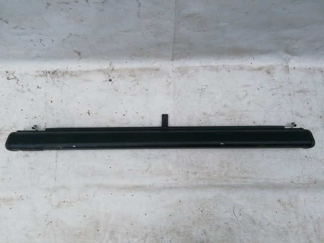 211182 Volkswagen Passat B5.5 2000-2005 térelválasztó roló a képen látható sérüléssel