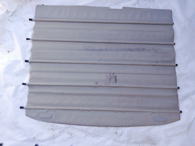 211209 Volkswagen Golf III. kombi 1991-1997 kalaptartó 1H9867769