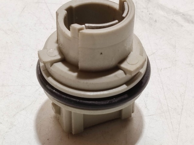 Alfa Romeo GT 2003-2010 2003-2010 Izzó foglalat használt  jobb hátsó
