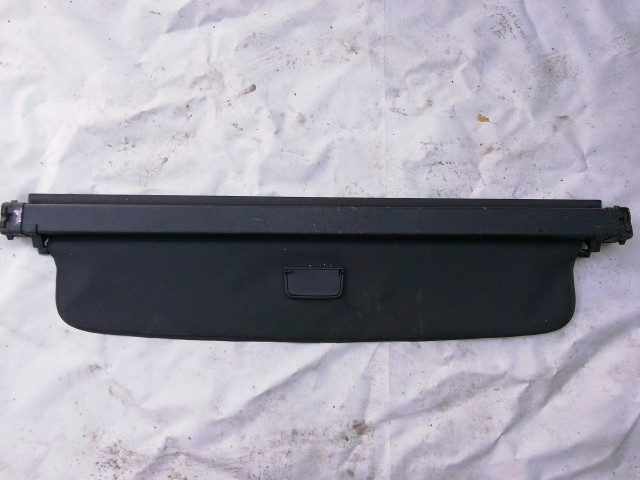 211206 Volvo XC 60 2008-2017 kalaptartó (csomagtér roló) a képen látható sérüléssel