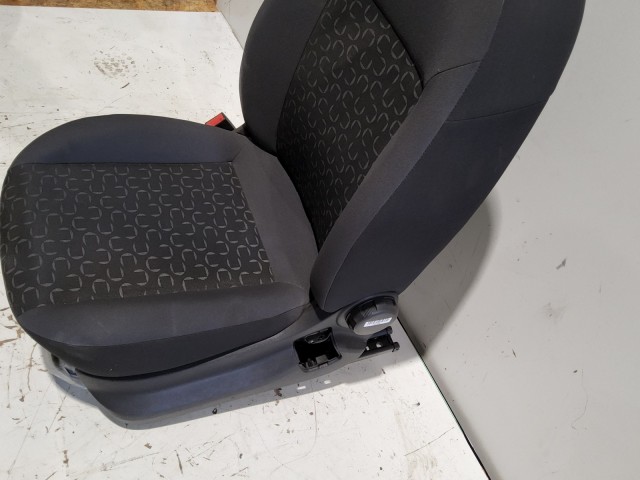 207330 Fiat Doblo III.  2009-2015 bal első szövet ülés, légzsák nélküli kivitel