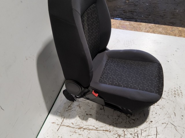 207330 Fiat Doblo III.  2009-2015 bal első szövet ülés, légzsák nélküli kivitel