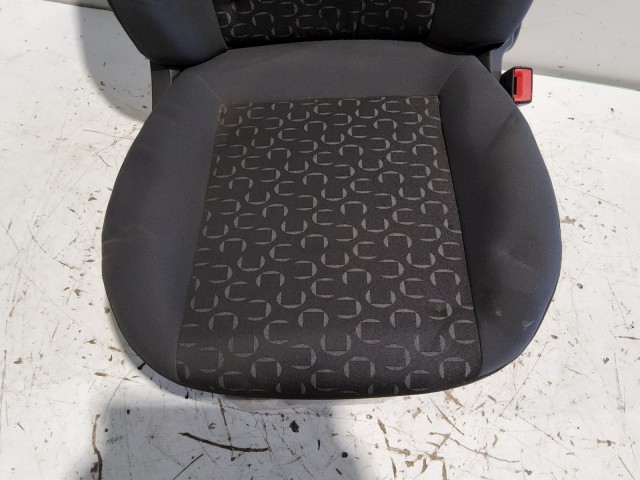 207331 Fiat Doblo 2009-2022 jobb első tárolórekeszes ülés, légzsák nélküli kivítel