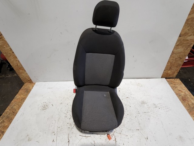 207332 Fiat Doblo III. 2009-2015 bal első szövet ülés, légzsák helyes kivitel