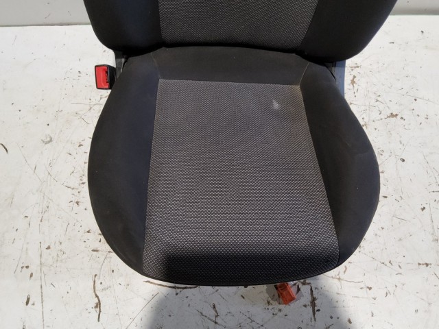 207332 Fiat Doblo III. 2009-2015 bal első szövet ülés, légzsák helyes kivitel