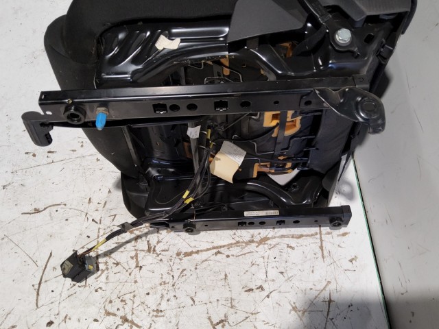 207335 Alfa Romeo Giulietta 2010-2020 jobb első szövet ülés, a képen látható állapotban