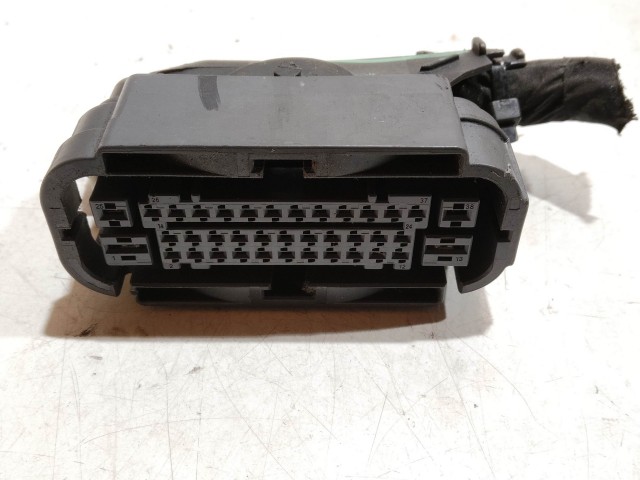 209008 Kia Picanto 2017- Abs elektromos csatlakozó, a képen látható sérüléssel