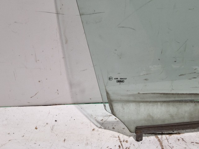 Suzuki SPLASH 2008-2014 jobb első lejáró üveg