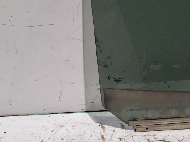 Suzuki SPLASH 2008-2014 jobb hátsó sötét zöld színű lejáró üveg