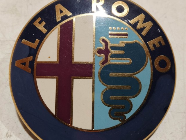 209097 Alfa Romeo 145,146,155,156,166 hátsó embléma, a képen látható állapotban