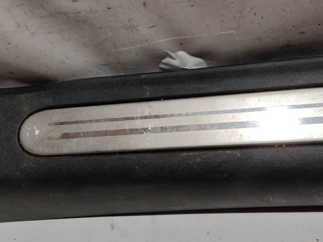 209200 Alfa Romeo Giulietta 2010-2020 jobb első belső küszöb borítás