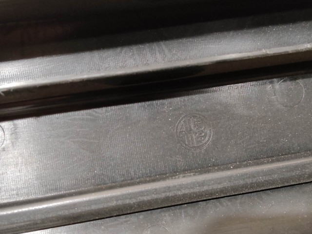 209202 Alfa Romeo Giulietta 2010-2020 bal első belső küszöb borítás