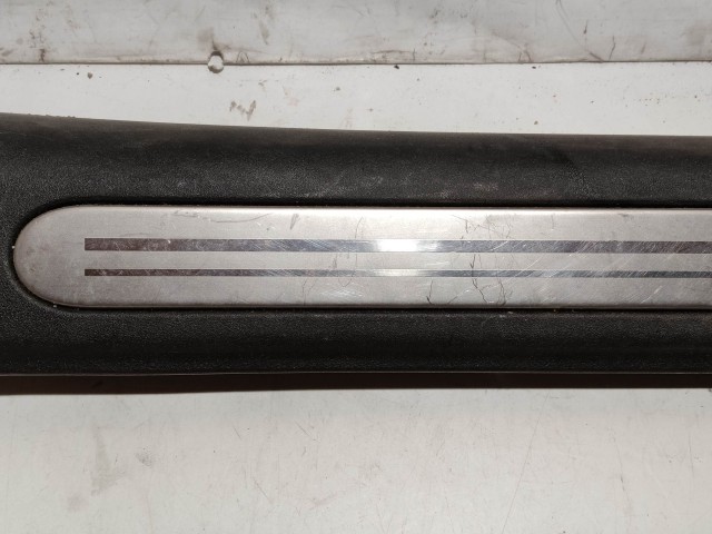 209202 Alfa Romeo Giulietta 2010-2020 bal első belső küszöb borítás