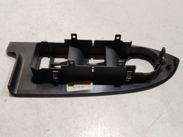 209285 Alfa Romeo Giulietta 2010-2020 bal első ablakemelő kapcsoló tartó, 4 elektromos ablak