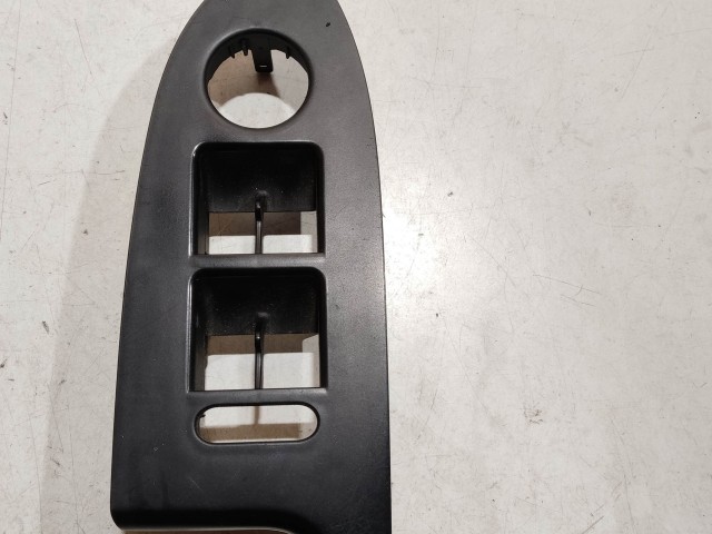 209285 Alfa Romeo Giulietta 2010-2020 bal első ablakemelő kapcsoló tartó, 4 elektromos ablak