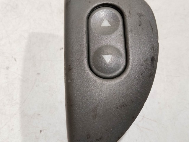 Fiat Seicento 1998-2010 ablakemelő kapcsoló használt jobb hátsó, szürke