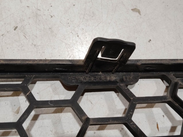 209355 Alfa Romeo MiTo 2008-2013 jobb első alsó díszrács, a képen látható sérüléssel