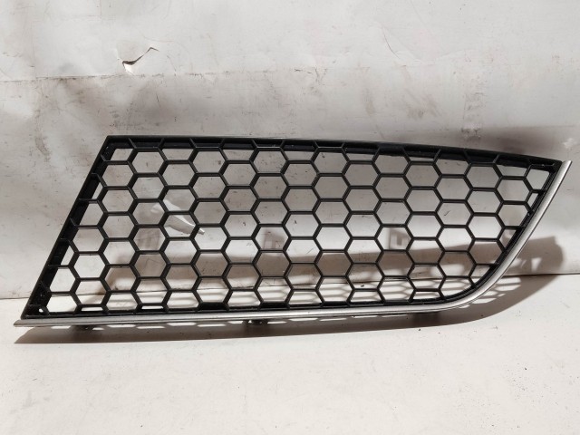 209356 Alfa Romeo MiTo 2008-2013 bal első alsó díszrács, a képen látható sérüléssel