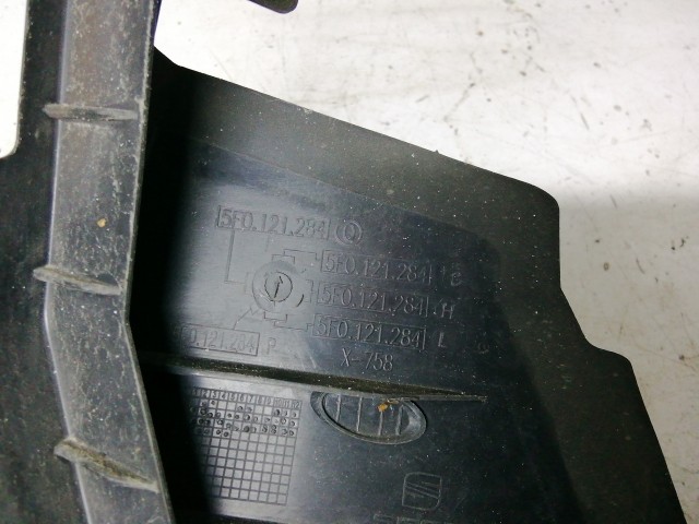 Seat Leon 5F 2012-2020 2012-2020 Hűtőlégterelő használt  