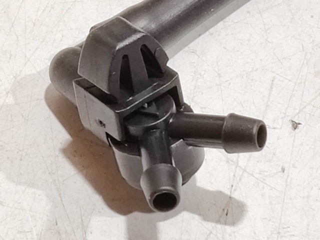 Fiat Grande Punto első szélvédő mosómotortól a spricni elágazásig gyári új cső 51773166