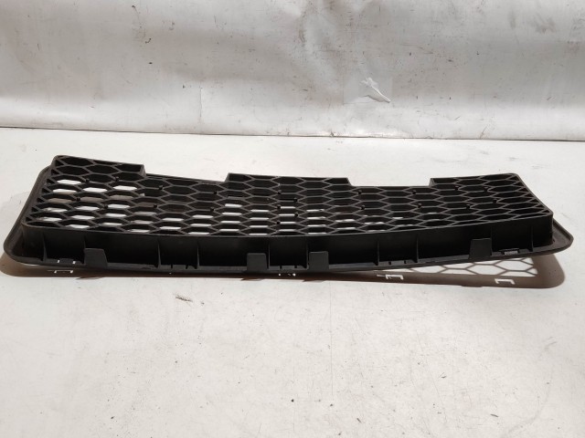 209491 Fiat Punto III. 2003-2010 sporting első középső díszrács 735320943