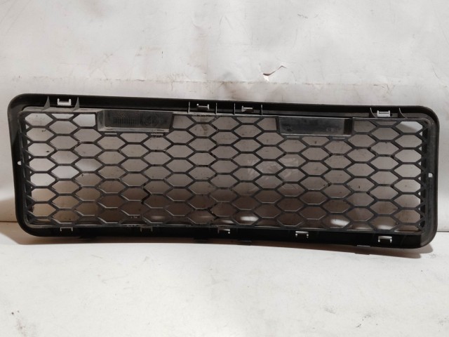 209491 Fiat Punto III. 2003-2010 sporting első középső díszrács 735320943